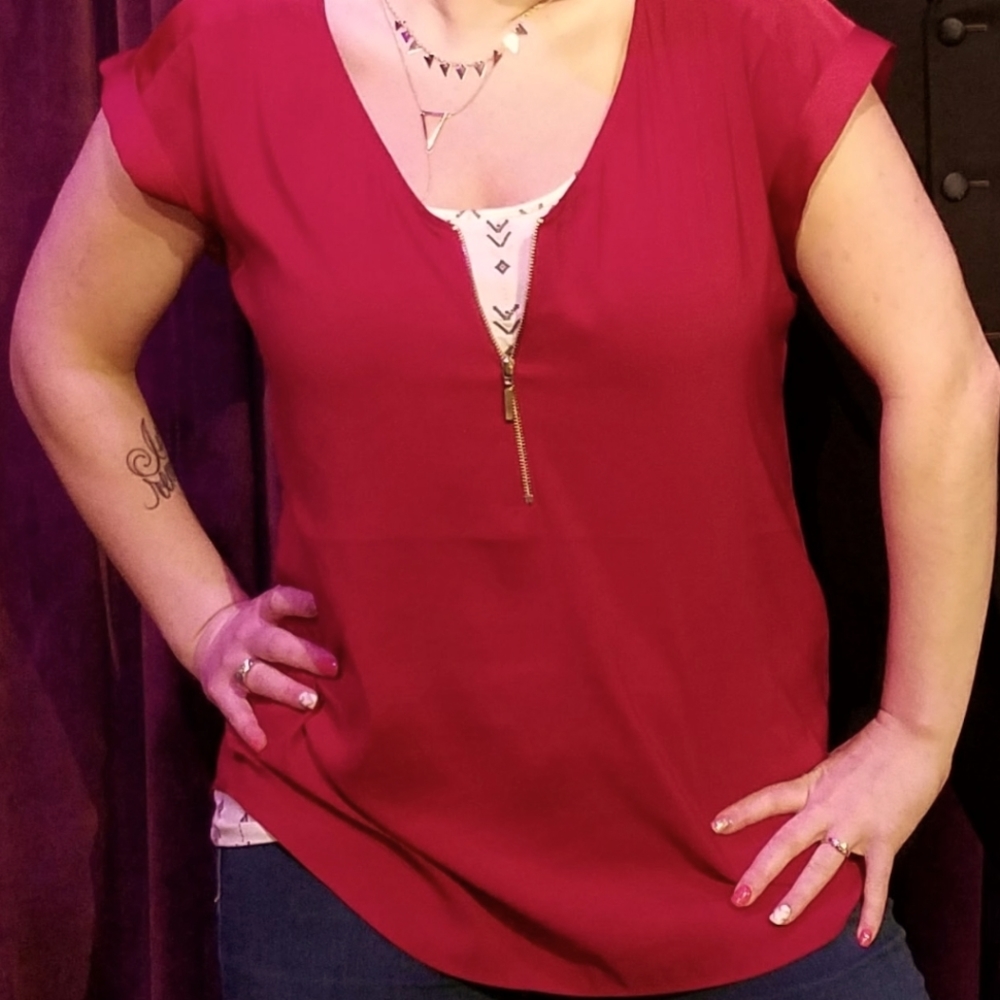 Medium Express Silky Zip Front Gramercy Tee